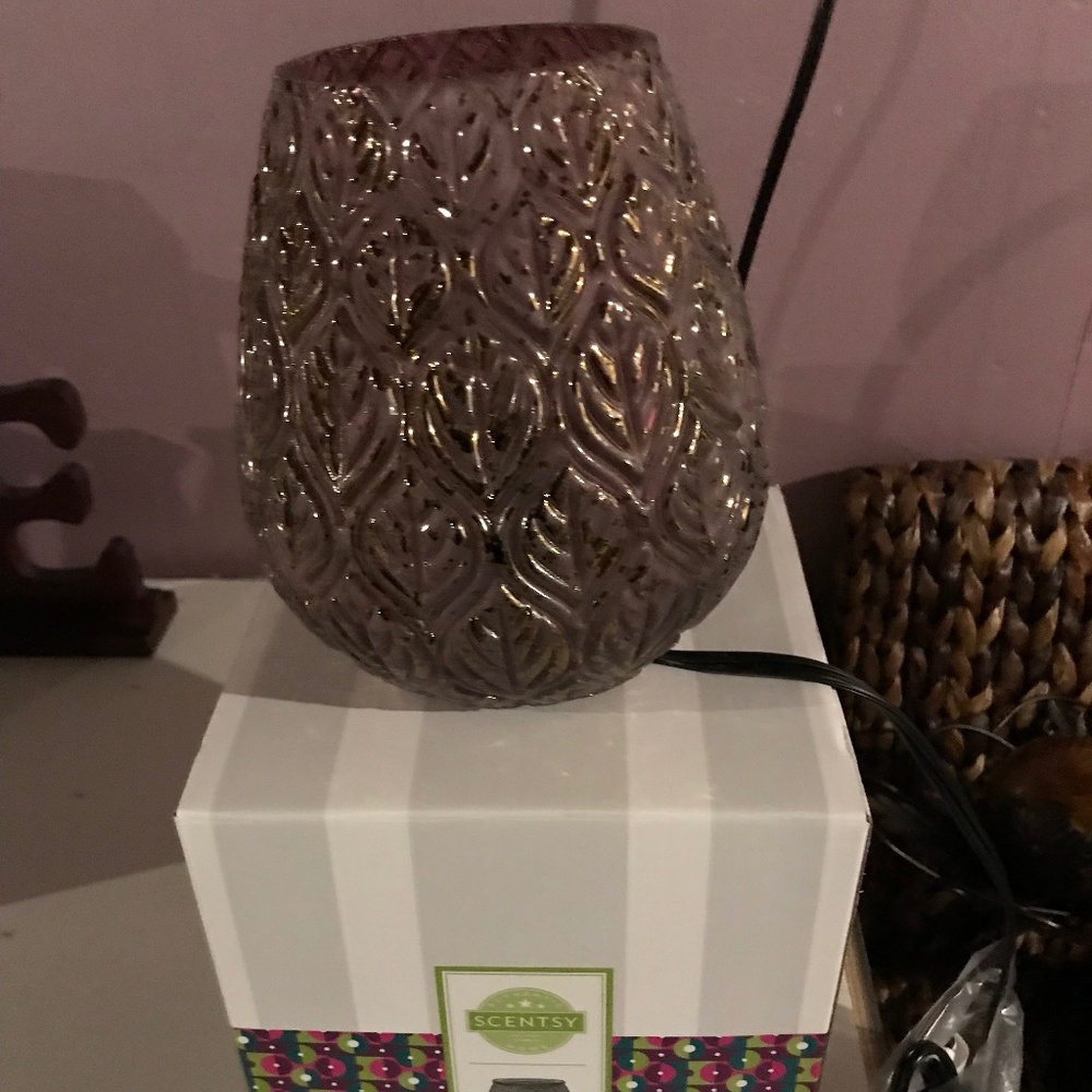 Opulence Scentsy Warmer